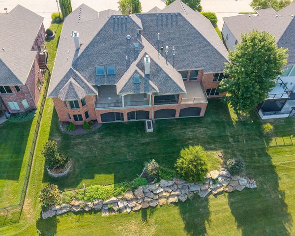 1005 MARCASSIN DR, Columbia, MO 65201