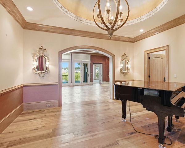 1005 MARCASSIN DR, Columbia, MO 65201