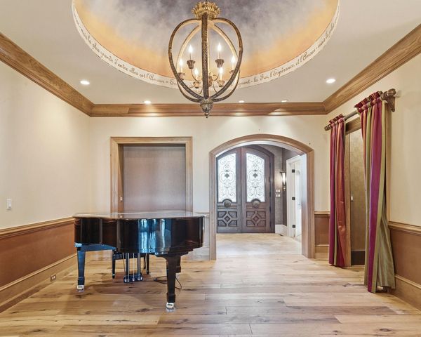 1005 MARCASSIN DR, Columbia, MO 65201