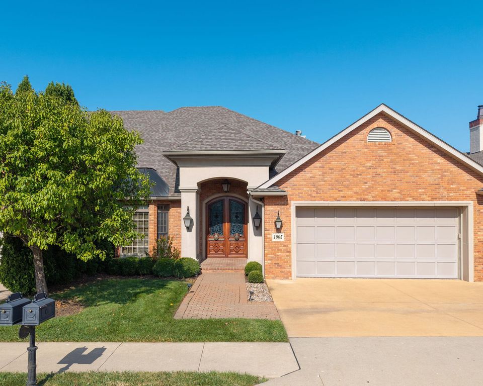 1005 MARCASSIN DR, Columbia, MO 65201