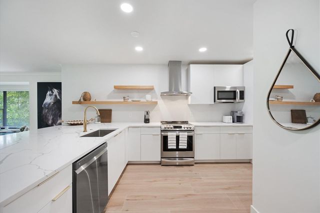 2810 Polo Island Drive C203, Wellington, FL 33414