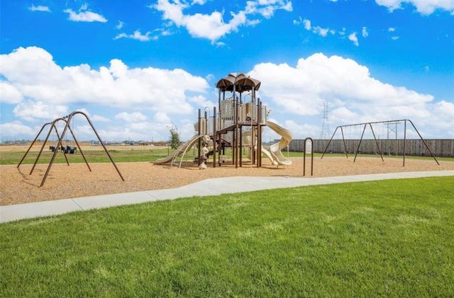 9103 Estes Lakes Dr, Baytown, TX 77521