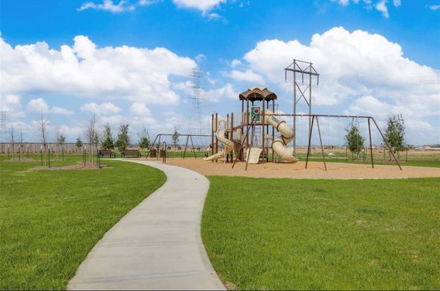 9103 Estes Lakes Dr, Baytown, TX 77521