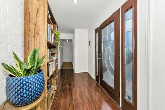 2425 Northgate Drive W, Irving, TX 75062