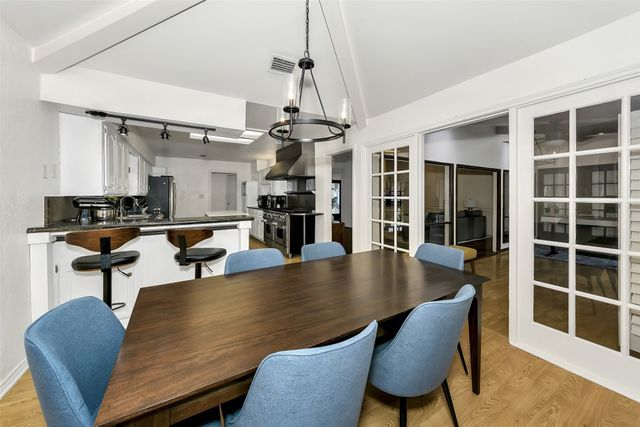 2425 Northgate Drive W, Irving, TX 75062