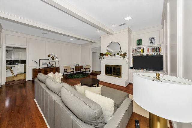 2425 Northgate Drive W, Irving, TX 75062