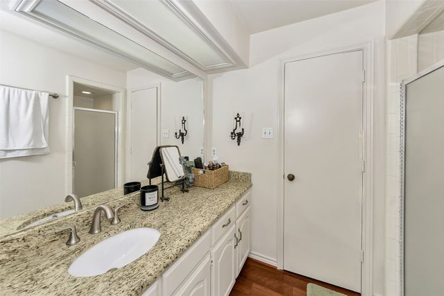 2425 Northgate Drive W, Irving, TX 75062