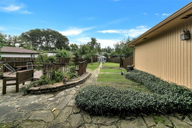 2425 Northgate Drive W, Irving, TX 75062