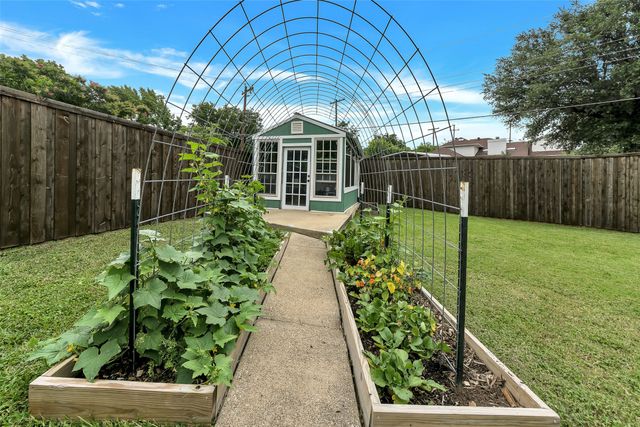 2425 Northgate Drive W, Irving, TX 75062