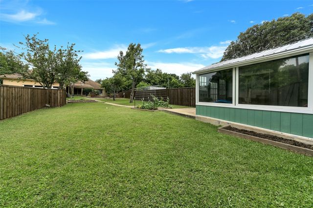 2425 Northgate Drive W, Irving, TX 75062