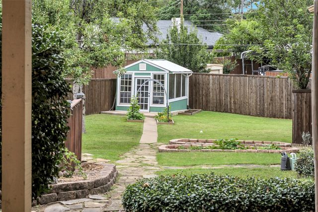 2425 Northgate Drive W, Irving, TX 75062