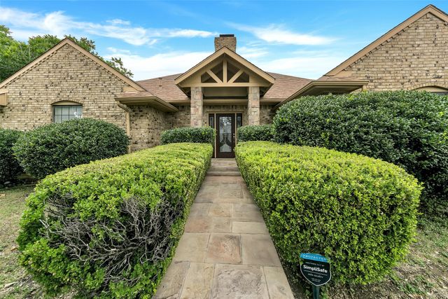 2425 Northgate Drive W, Irving, TX 75062