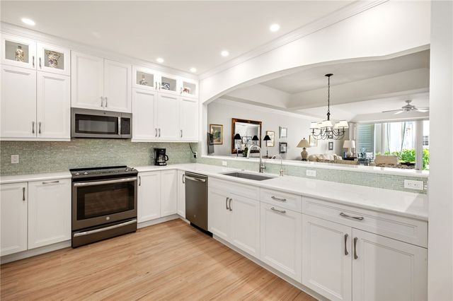 1250 W Southwinds Boulevard 111, Vero Beach, FL 32963