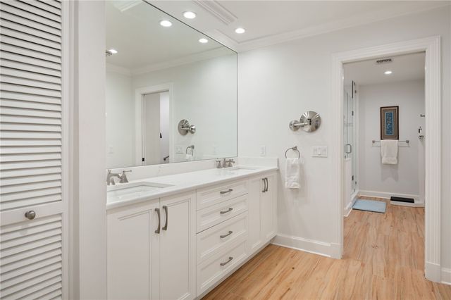 1250 W Southwinds Boulevard 111, Vero Beach, FL 32963