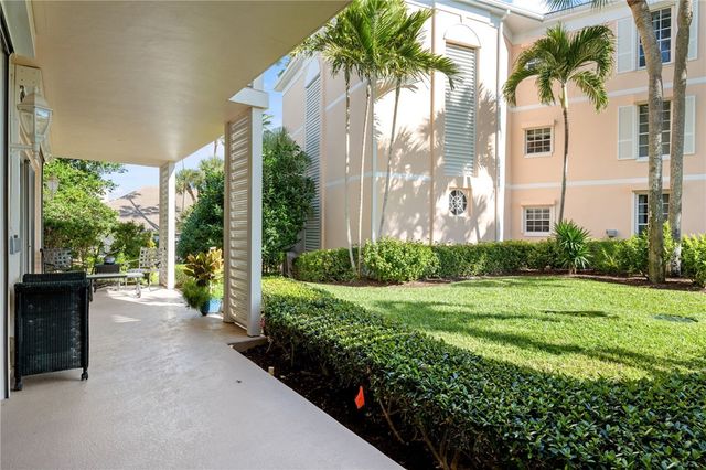1250 W Southwinds Boulevard 111, Vero Beach, FL 32963