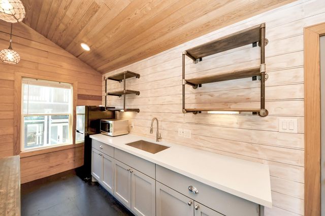 1202 Archer Street, Houston, TX 77009