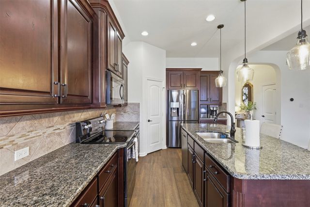 1152 Blue Sky Lane, Burleson, TX 76058