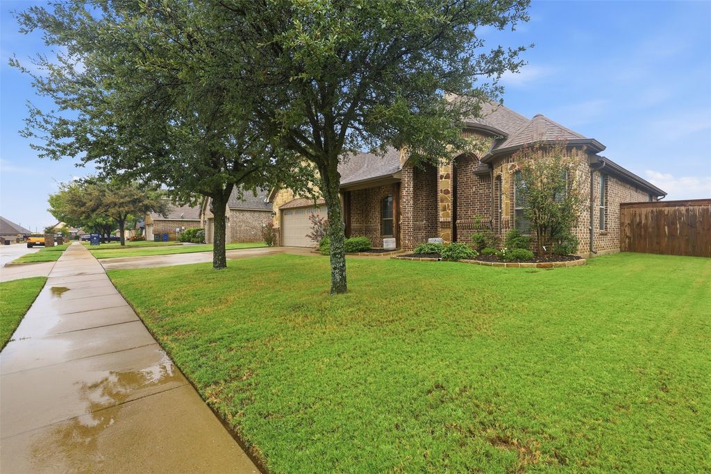 1152 Blue Sky Lane, Burleson, TX 76058 — photo 3
