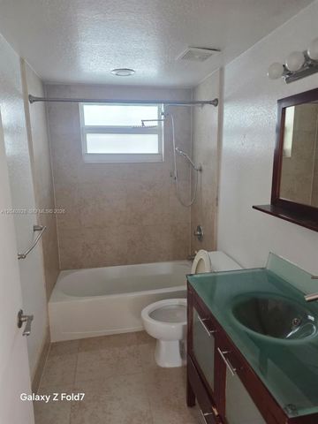 1080 99th St 323, Bay Harbor Islands, FL 33154