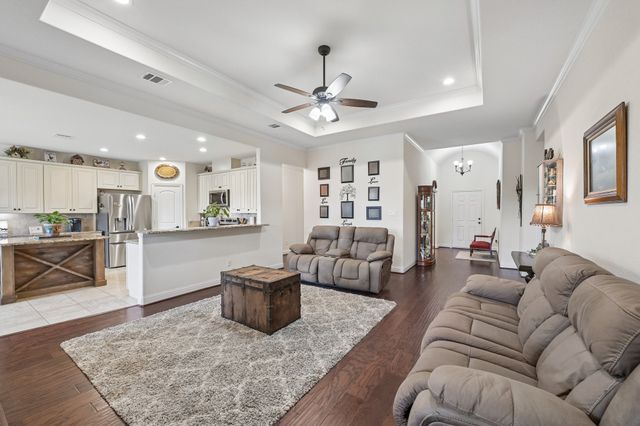 279 Marina Drive, Azle, TX 76020