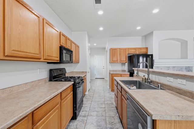 1071 Alegria Road, Los Lunas, NM 87031