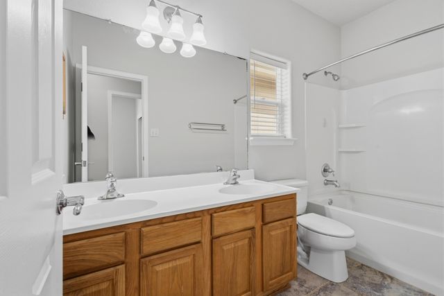 1071 Alegria Road, Los Lunas, NM 87031