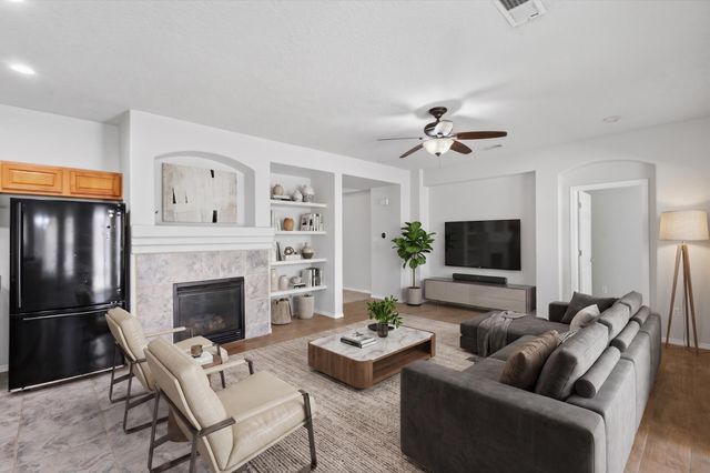 1071 Alegria Road, Los Lunas, NM 87031