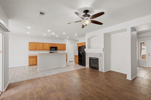1071 Alegria Road, Los Lunas, NM 87031