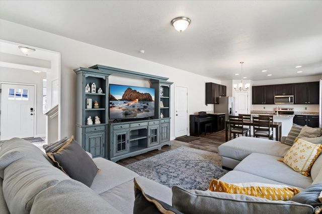 3176 N 1450 E, Layton, UT 84040