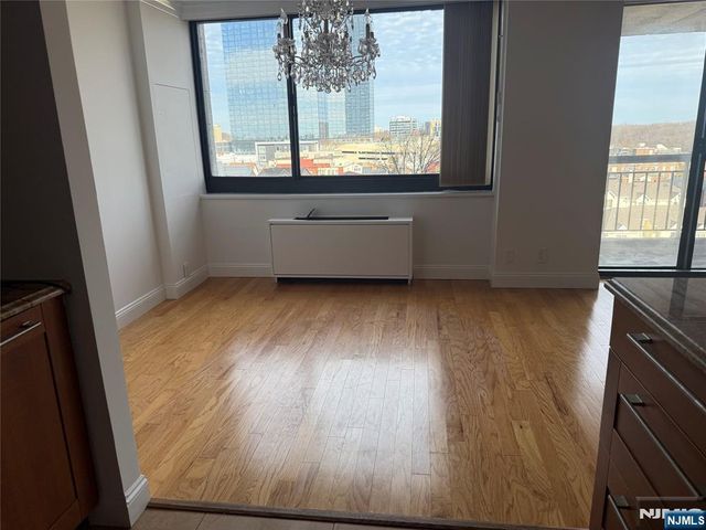 200 Old Palisade Road 7J, Fort Lee, NJ 07024