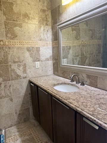 200 Old Palisade Road 7J, Fort Lee, NJ 07024