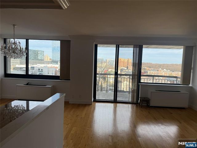 200 Old Palisade Road 7J, Fort Lee, NJ 07024