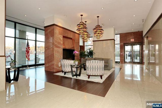 200 Old Palisade Road 7J, Fort Lee, NJ 07024