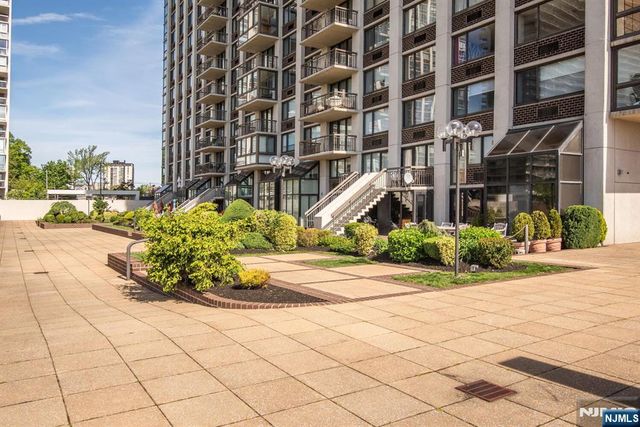 200 Old Palisade Road 7J, Fort Lee, NJ 07024