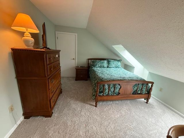 202 Route 27 Apt 39, Raymond, NH 03077