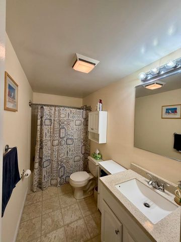 202 Route 27 Apt 39, Raymond, NH 03077