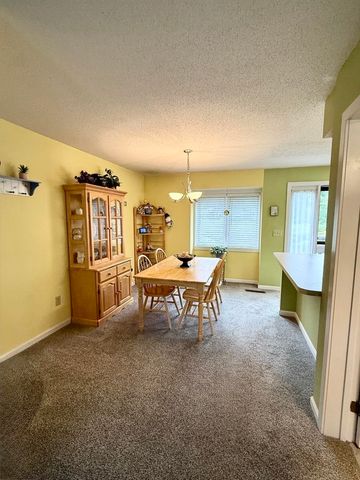 202 Route 27 Apt 39, Raymond, NH 03077
