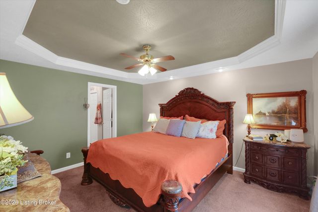10527 Leven Blvd, Louisville, KY 40229