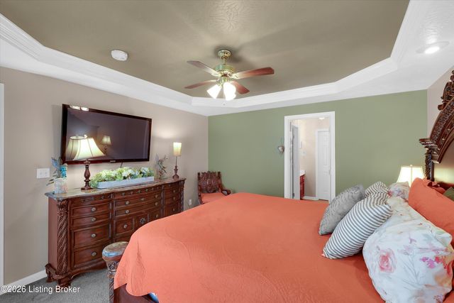 10527 Leven Blvd, Louisville, KY 40229