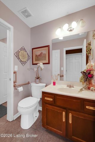 10527 Leven Blvd, Louisville, KY 40229