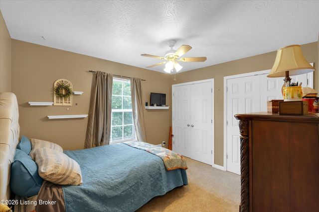 10527 Leven Blvd, Louisville, KY 40229
