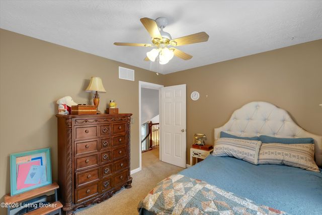 10527 Leven Blvd, Louisville, KY 40229