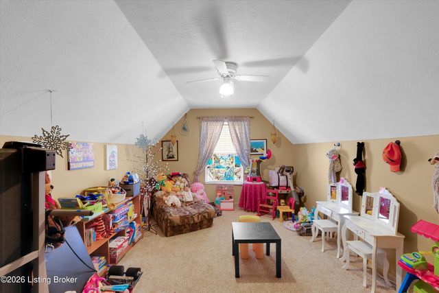 10527 Leven Blvd, Louisville, KY 40229