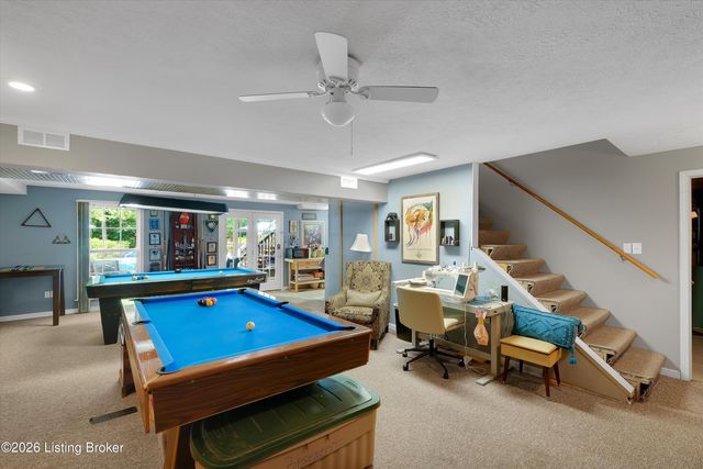 10527 Leven Blvd, Louisville, KY 40229