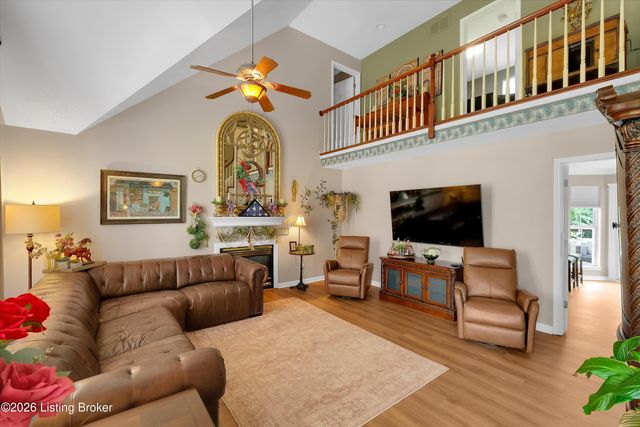 10527 Leven Blvd, Louisville, KY 40229