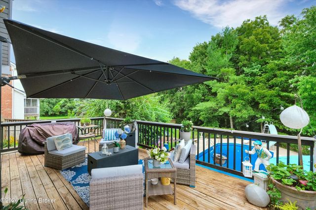 10527 Leven Blvd, Louisville, KY 40229