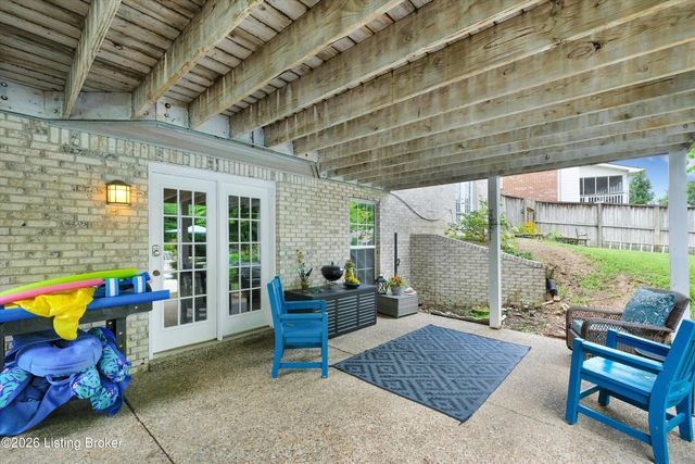 10527 Leven Blvd, Louisville, KY 40229