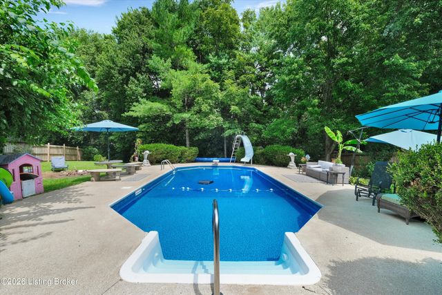 10527 Leven Blvd, Louisville, KY 40229