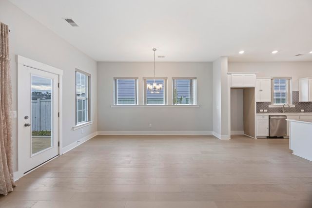 114 Sandy Bend Lane, Summerville, SC 29486