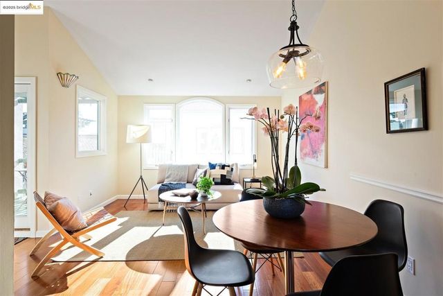 6555 Shattuck Avenue, Oakland, CA 94609